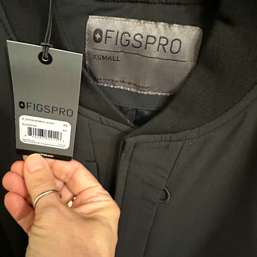 Figs pro black bomber jacket xs